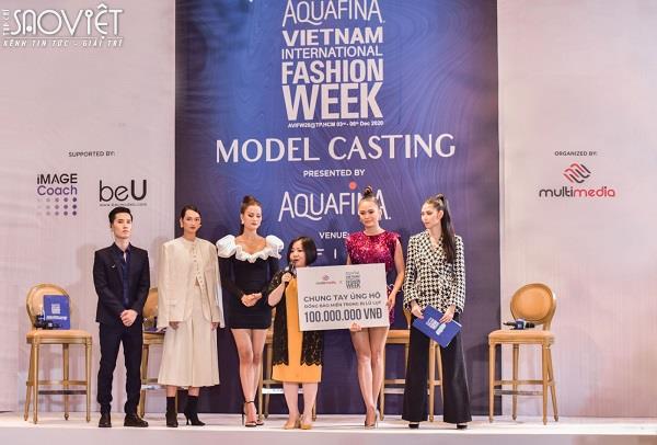 BÀ TRANG LÊ – CHỦ TỊCH AQUAFINA TUẦN LỄ THỜI TRANG QUỐC TẾ VIỆT NAM KÊU GỌI QUYÊN GÓP CHO ĐỒNG BÀO MIỀN TRUNG