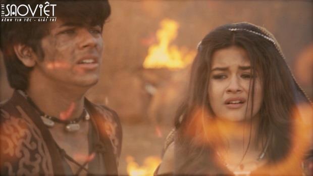 Cặp đôi diễn viên chính trong Aladdin và cây đèn thần dính tin đồn “phim giả tình thật”