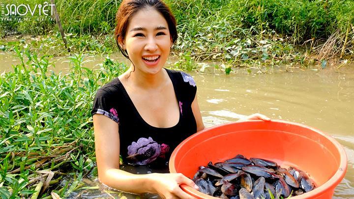 DJ Oxy “gây sốc” khi đào hang bắt rắn, bò cạp làm YouTube