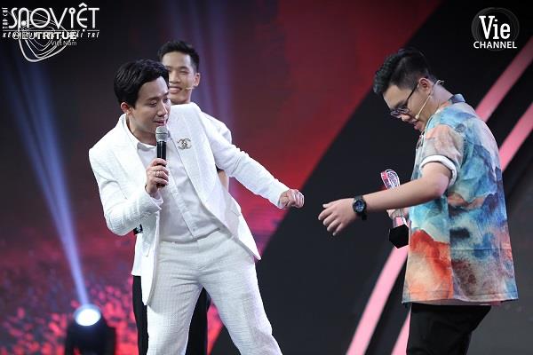Giám khảo khoa học Trần Thành Nam bất ngờ chuyển sang hệ rap, bắn lyrics cực đỉnh trên nền bản rap triệu view