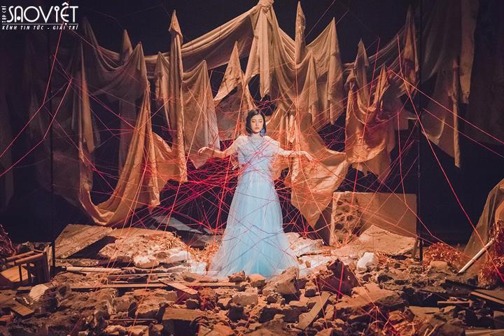 Han Sara đau khổ dằn vặt vì chuyện tình giữa rapper Rtee và người yêu cũ hotboy