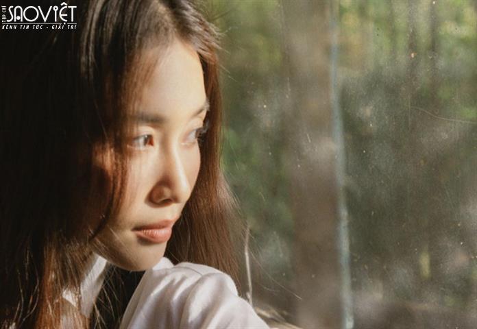 Khả Ngân bất ngờ tung poster, ấn định thời gian ra mắt MV mới?