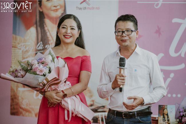 MC Quỳnh Hương ra mắt sách Thay lời muốn nói