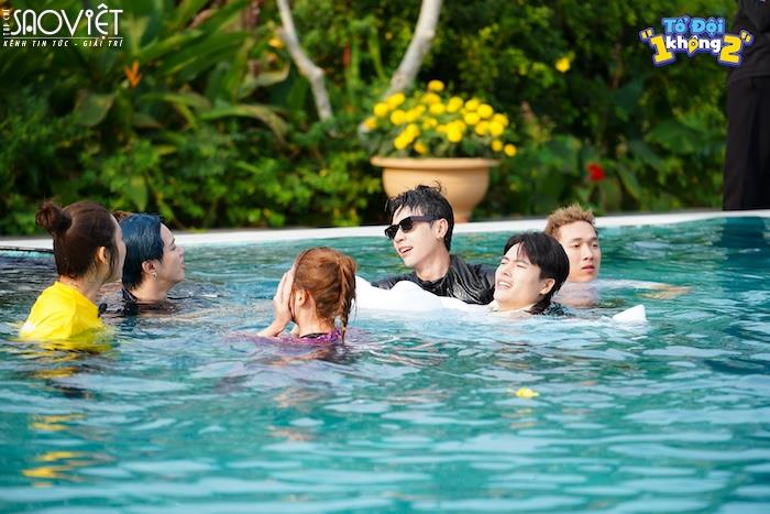 Nicky và Pháp Kiều bước vào “trận chiến” tại Tập 4 Tổ Đội “1 Không 2”