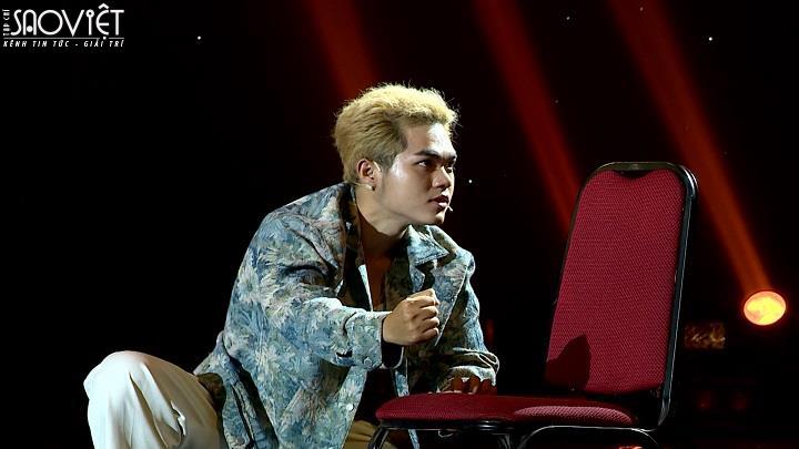 Quang Anh nhận được sự chú ý từ ban giám khảo bởi phần thi diễn biến tâm lý cực khó 