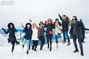 'Ngôi làng thần tiên' hút hồn Ngọc Trinh và dàn chân dài