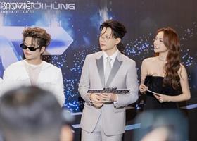 Anh Tú Atus “gáy” hết mình ngày Anh Trai “Say Hi” movie ra mắt