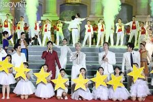 Dàn Anh Trai “Say Hi” tự hào hát Khát Vọng Là Người Việt tại chương trình Nghệ thuật đặc biệt “95 Năm – Ánh sáng soi đường”