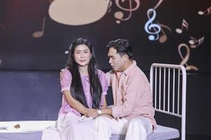 Giám khảo Vũ Thành Vinh dành nhiều lời khen cho La Chí Hùng khi dám vượt giới hạn