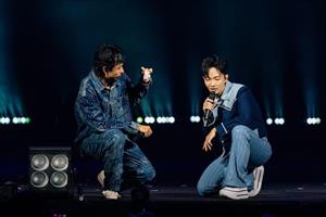 Hoàng Dũng và Đen tung MV chính thức cho ca khúc hot nhất nhì sau concert Xoay Tròn