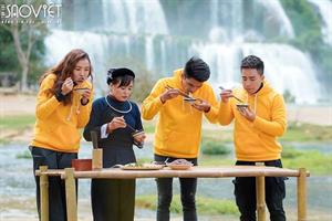 Người bản địa rơi nước mắt trước 2 món Xôi Trám – Phở Chua của các nghệ sĩ