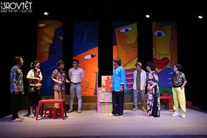 Nhà hát kịch Sân khấu nhỏ “liều mình” mang tiếng cười đến cho khán giả Tết này