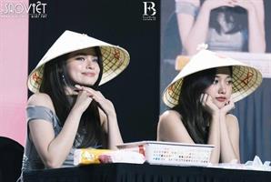 Nữ chính phim Rider Giao Hàng Cho Ma – Freen Sarocha Chankimha – từng tổ chức loạt fan meeting “gây bão” châu Á