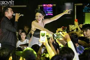 Tóc Tiên bật mí ca khúc mới trong buổi fan meeting