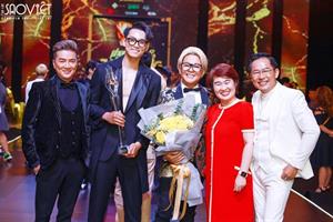 Vũ Trần Bảo Nguyên lộng lẫy bước trên thảm đỏ ĐHMN8