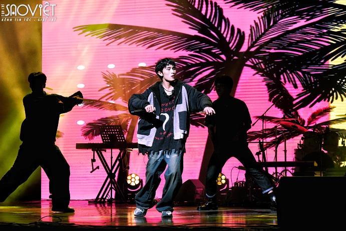 Wren Evans khiến khán giả trong nước lẫn quốc tế ‘u mê’ không lối thoát với nhan sắc lẫn giọng hát