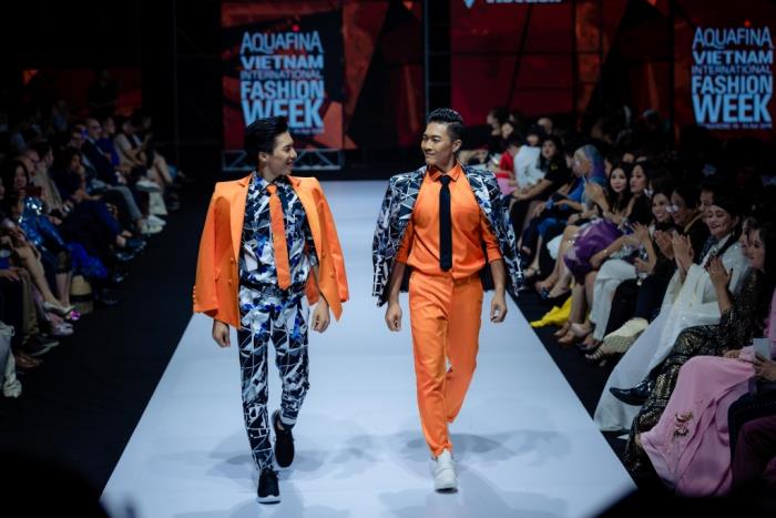 Anh em 'Hoàng tử xiếc' Quốc Cơ - Quốc Nghiệp làm vedette cho bộ sưu tập 'Future men' anh em hoang tu xiec quoc co quoc nghiep lam vedette cho bo suu tap future men