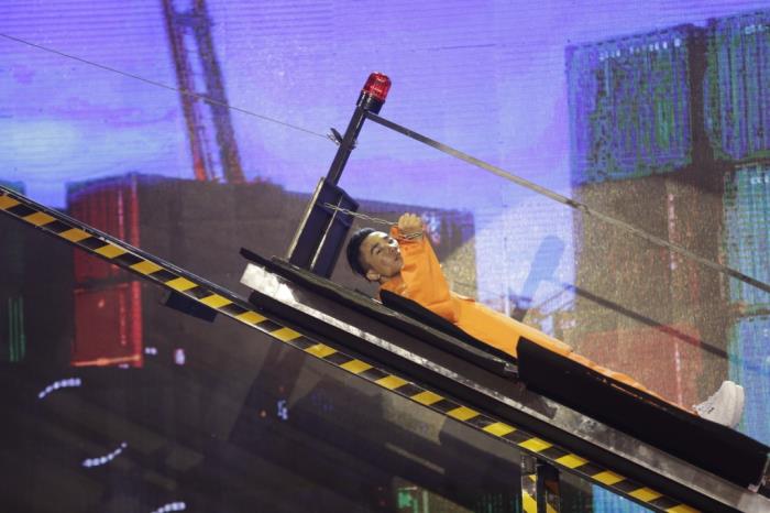 ky tai lo dien thanh bach moi ao thuat gia nguyen duc nha dan dung dam cuoi lan thu 25 cua minh