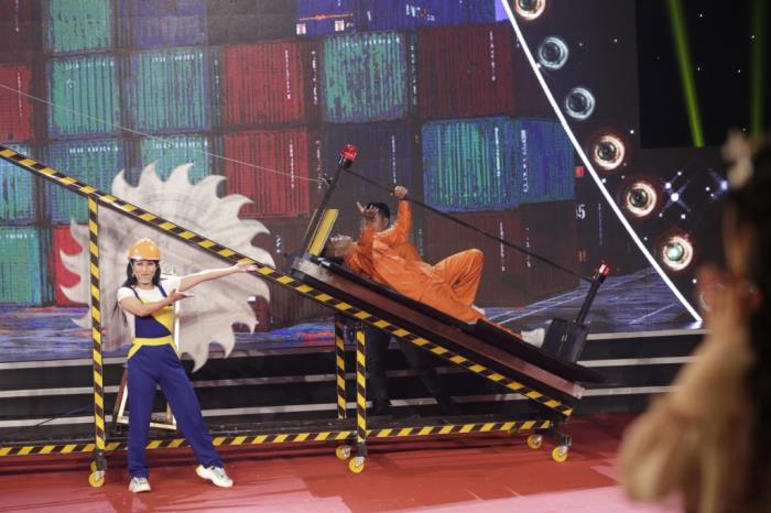 ky tai lo dien thanh bach moi ao thuat gia nguyen duc nha dan dung dam cuoi lan thu 25 cua minh