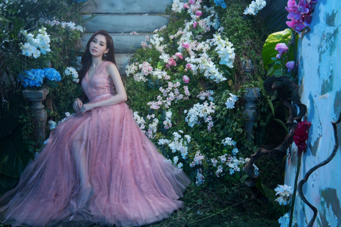 Đặng Thu Thảo cùng dàn người đẹp ngời ngời khí chất với thời trang Xuân Hè