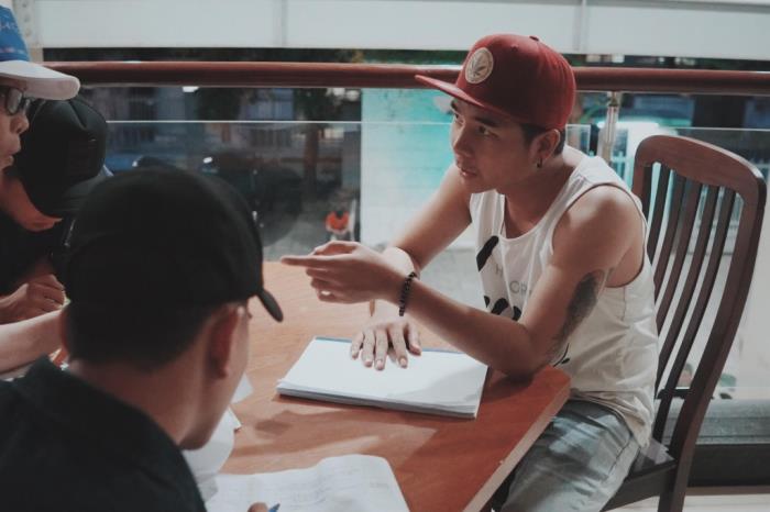 dao dien bui tan hao mao hiem voi series cu dam thep