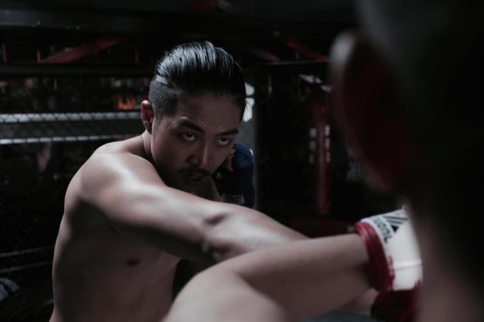 dao dien bui tan hao mao hiem voi series cu dam thep