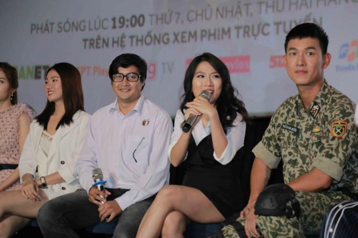 dao dien tran buu loc co rat nhieu su hy sinh trong hau due mat troi