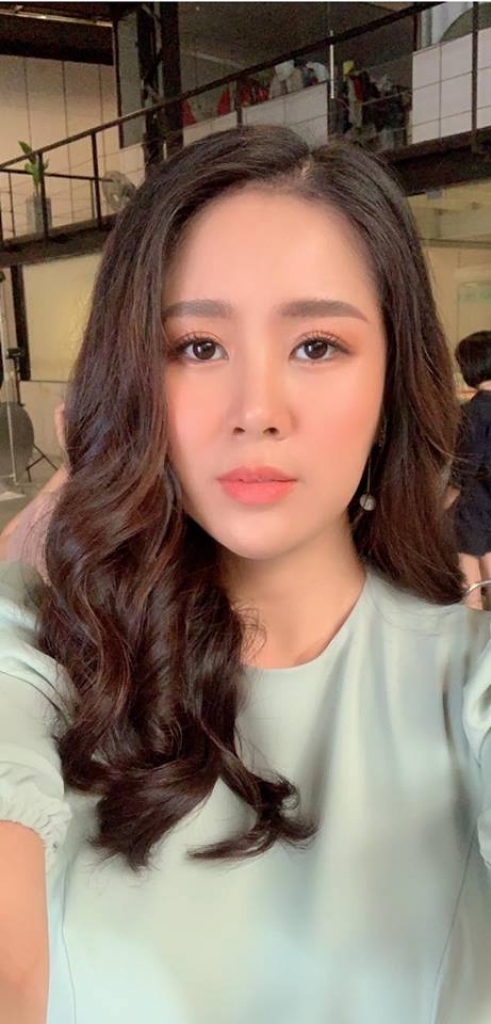 Dù mang bầu, Lê Phương vẫn đắt show quảng cáo du mang bau le phuong van dat show quang cao