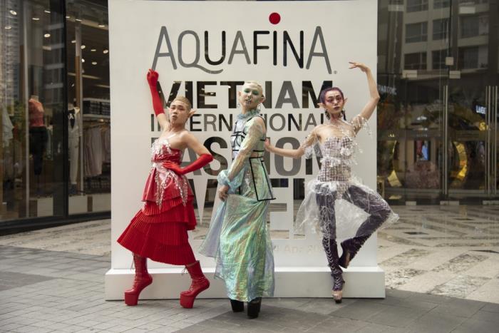 gout thoi trang doc la chiem linh the best street style ngay dau