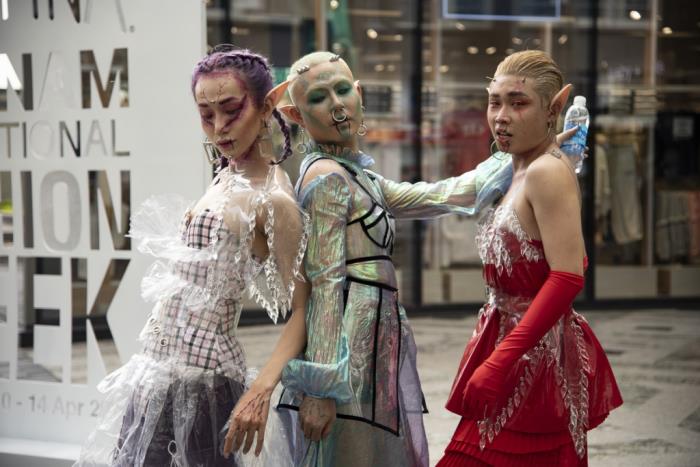 gout thoi trang doc la chiem linh the best street style ngay dau