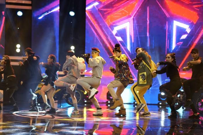 Zero 9 khoe giọng hát và vũ đạo cực chất trên sân khấu '100 giây rực rỡ' zero 9 khoe giong hat va vu dao cuc chat tren san khau 100 giay ruc ro