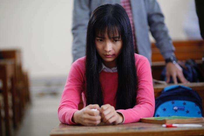 dien vien khanh hien hoa than thanh co gai xau xi trong vai dien moi