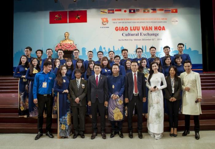 mc phuong uyen toa sang trong mat ban be quoc te tau thanh nien dong nam a va nhat ban sseayp