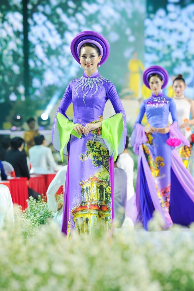 ntk ngo nhat huy mang ca khong gian hoi an toi thanh pho mang ten bac qua ta ao dai