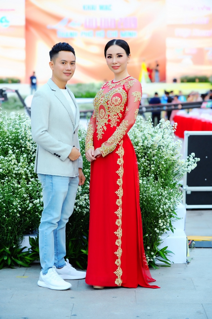 ntk ngo nhat huy mang ca khong gian hoi an toi thanh pho mang ten bac qua ta ao dai