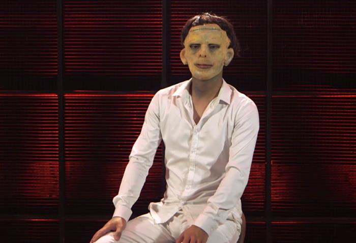 Nữ diễn viên bị bạo hành gia đình đeo mặt nạ tìm người yêu không nóng tính