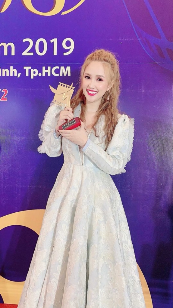 Phương Hằng mất ngủ vì hạnh phúc được vinh danh giải Cánh diều vàng 2018 phuong hang mat ngu vi hanh phuc duoc vinh danh giai canh dieu vang 2018