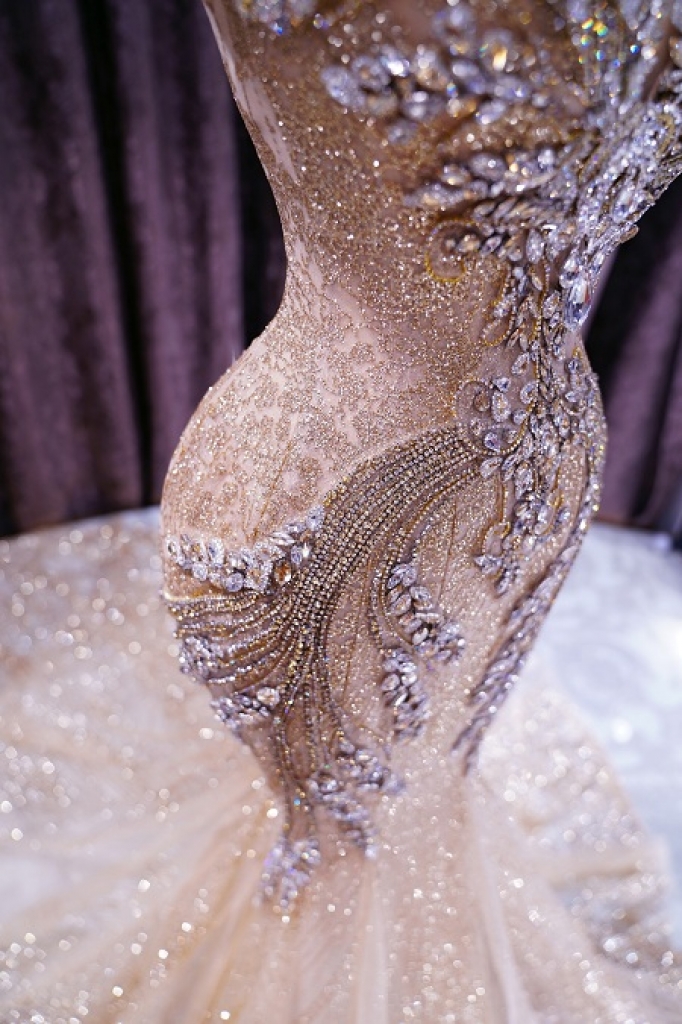 phuong nga va chiec vay co 1 0 2 se toa sang dem cuoi miss grand 2510