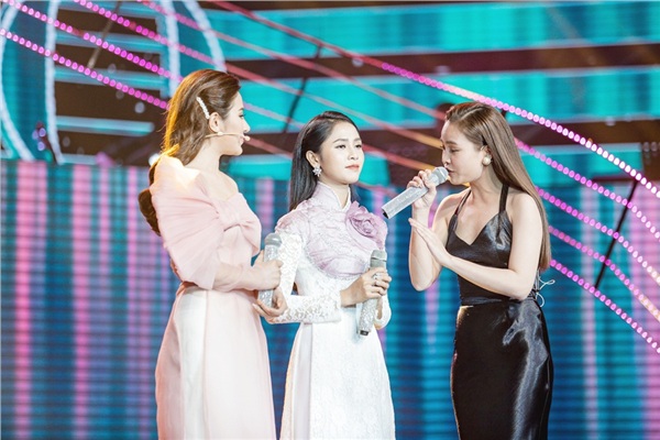 Khán giả đã được thưởng thức một tiết mục Chiều cuối tuần&nbsp;đặc biệt nhất trên sân khấu Thần tượng bolero.