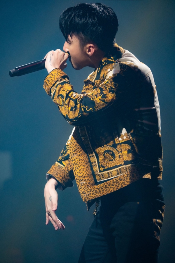 SÆ¡n TÃ¹ng M-TP pháº£i thá» oxy vÃ¬ kiá»t sá»©c sau ÄÃªm diá»n Sky Tour táº¡i ÄÃ&nbsp; Náºµng 7