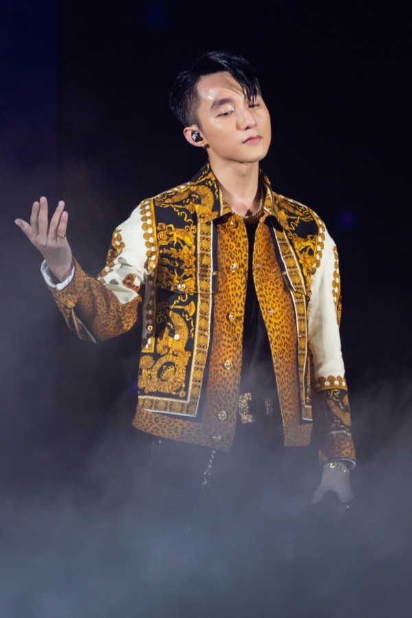 SÆ¡n TÃ¹ng M-TP pháº£i thá» oxy vÃ¬ kiá»t sá»©c sau ÄÃªm diá»n Sky Tour táº¡i ÄÃ&nbsp; Náºµng 8