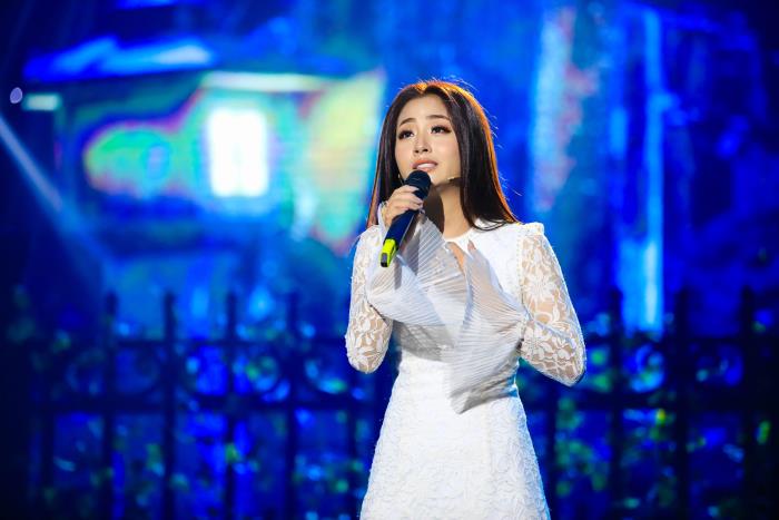 Thu Hằng được khán giả biết đến nhờ giọng hát ngọt ngào, gương mặt khả ái khi giành chiến thắng cao nhất ở hai gameshow truyền hình Solo cùng bolero 2015 và Người kể chuyện tình 2018. 