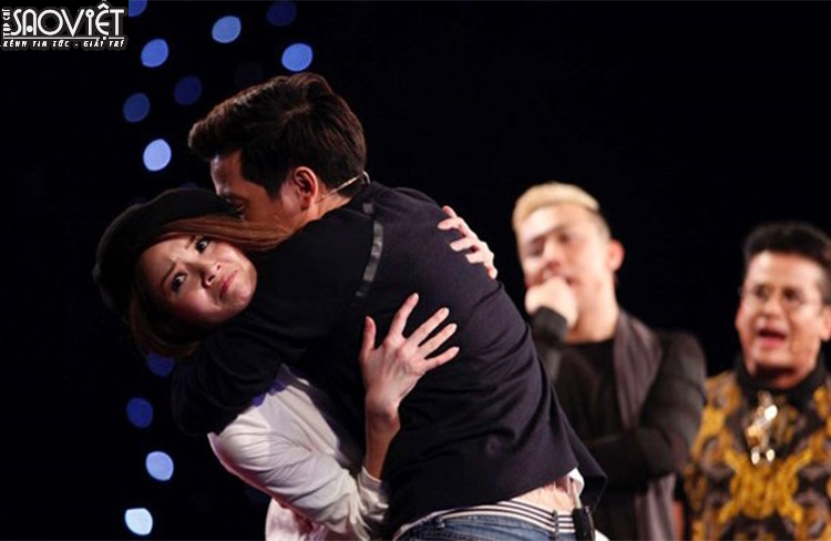 Sở thích ôm hôn đồng nghiệp nữ của Trường Giang